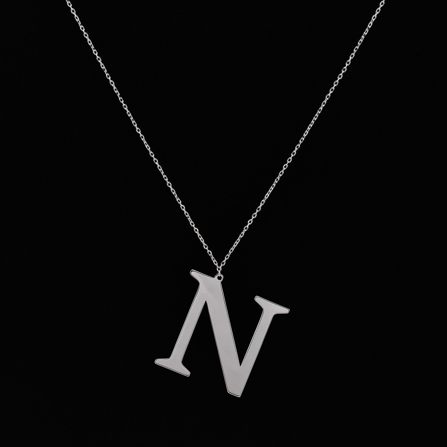 Lantisor dama din argint cu pandantiv litera ”N”