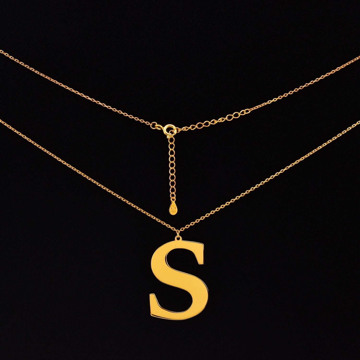 Lantisor dama din argint placat cu aur 18 K, pandantiv litera ”S”