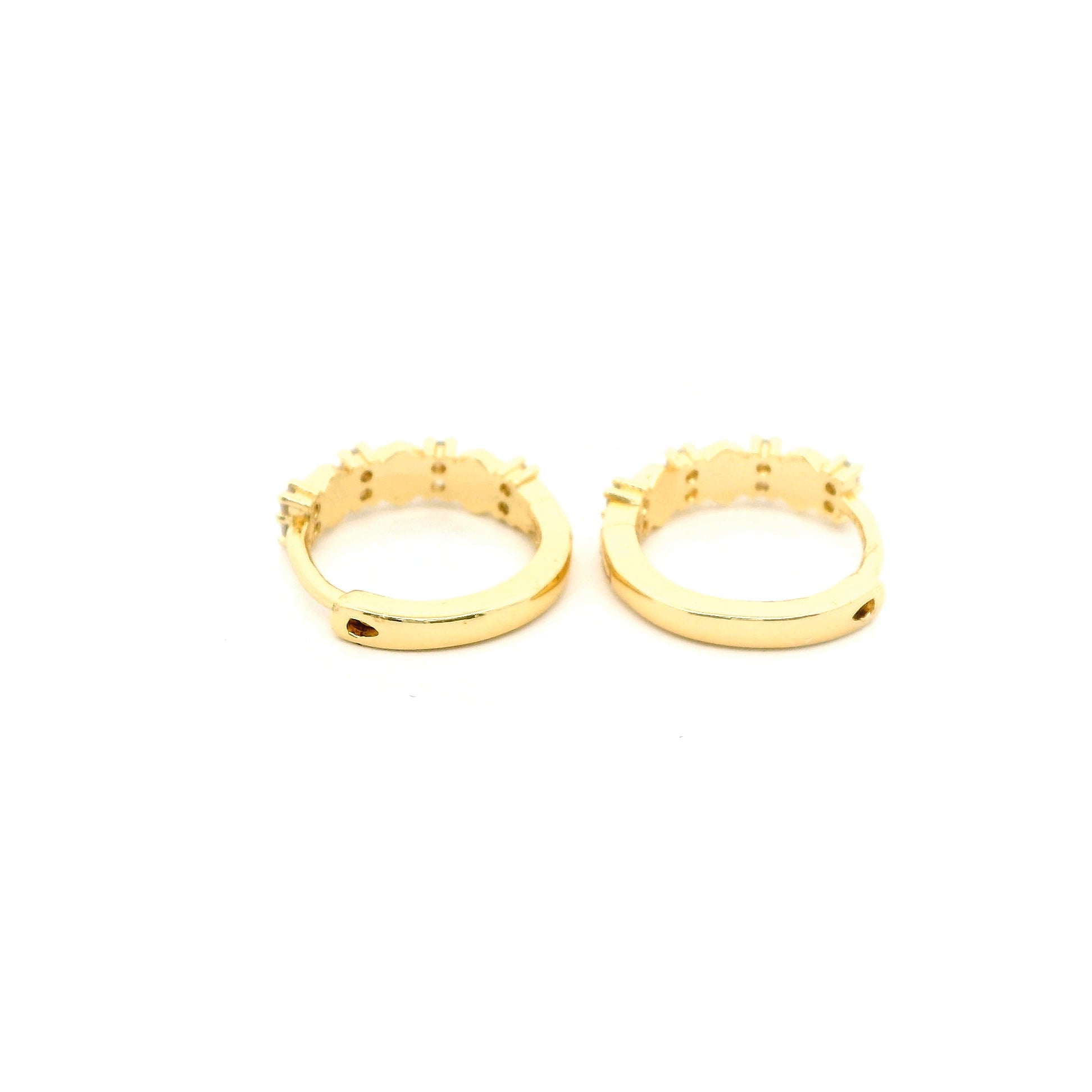 Cercei dama placati cu aur cu detalii inimi si pietre