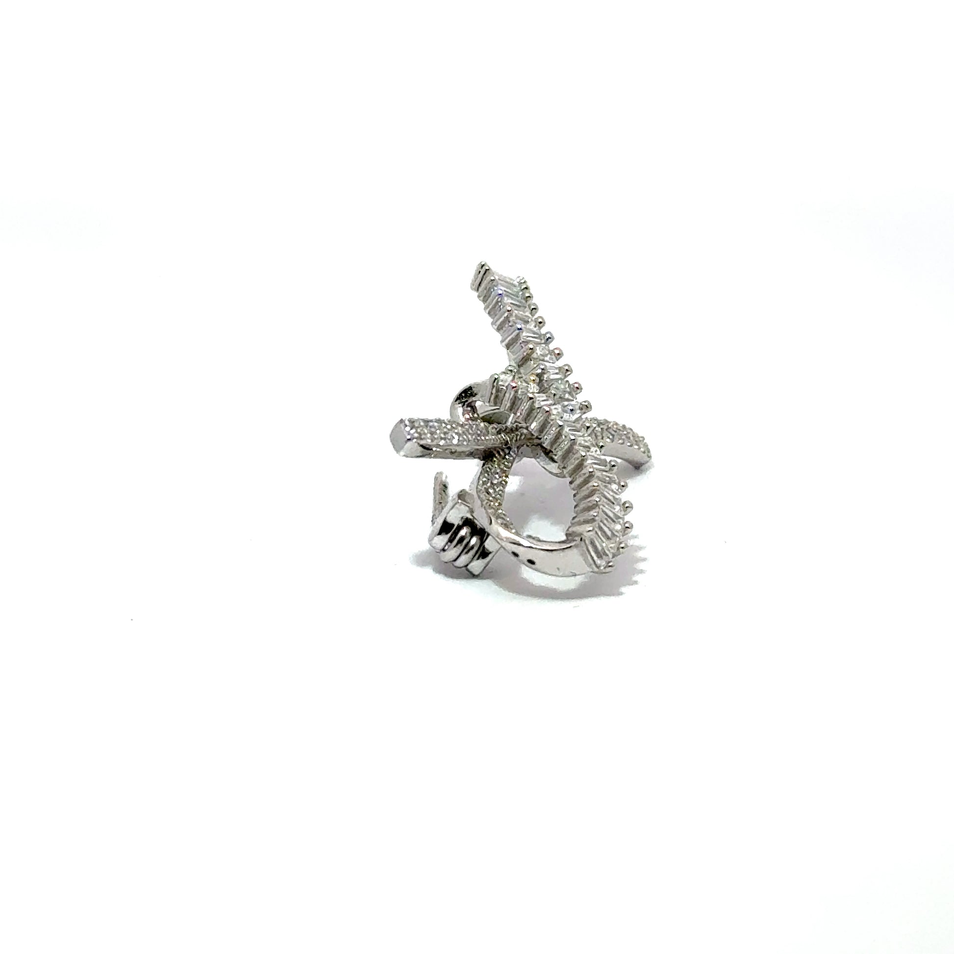 Brosa dama din argint in forma de fundita