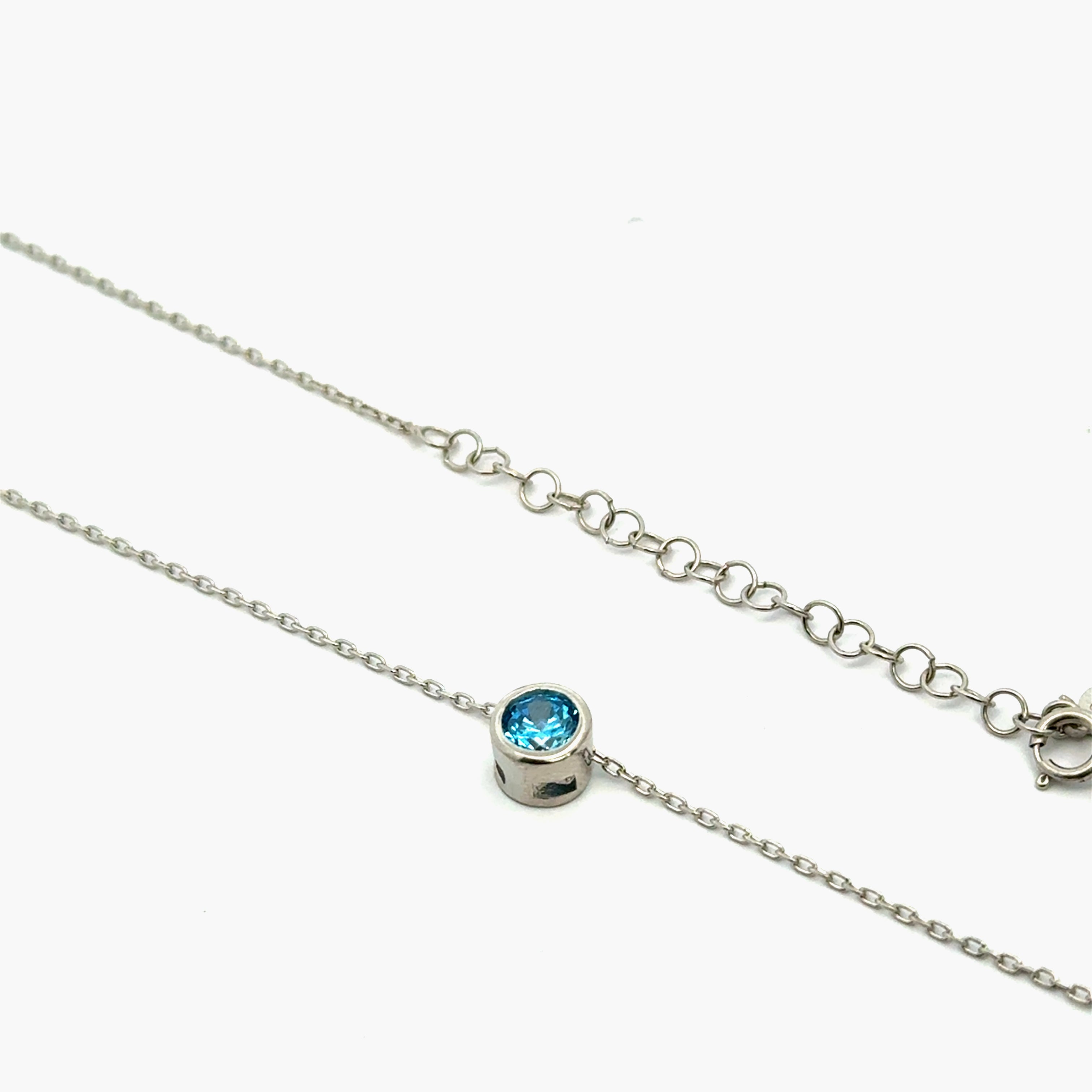 Lant dama din argint cu pandantiv piatra albastru deschis