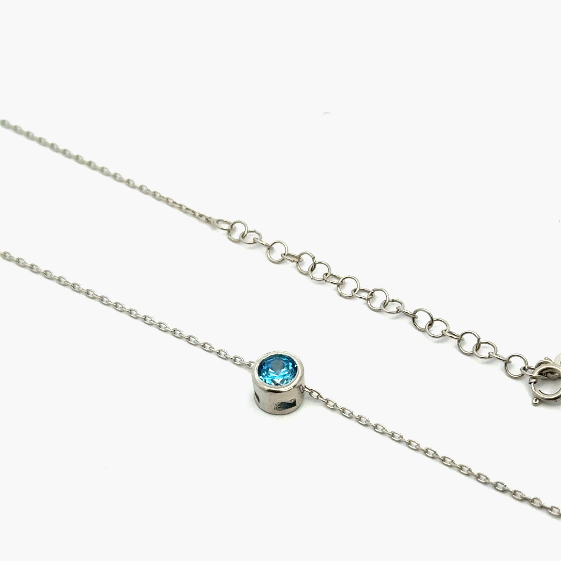 Lant dama din argint cu pandantiv piatra albastru deschis