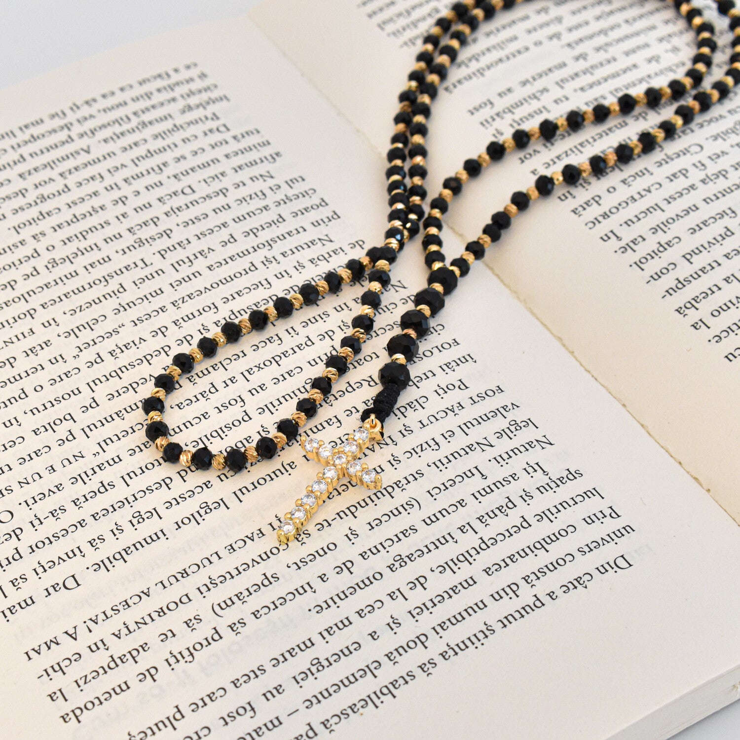 Colier bărbați tip rozariu cu bile fațetate, pandantiv cruce