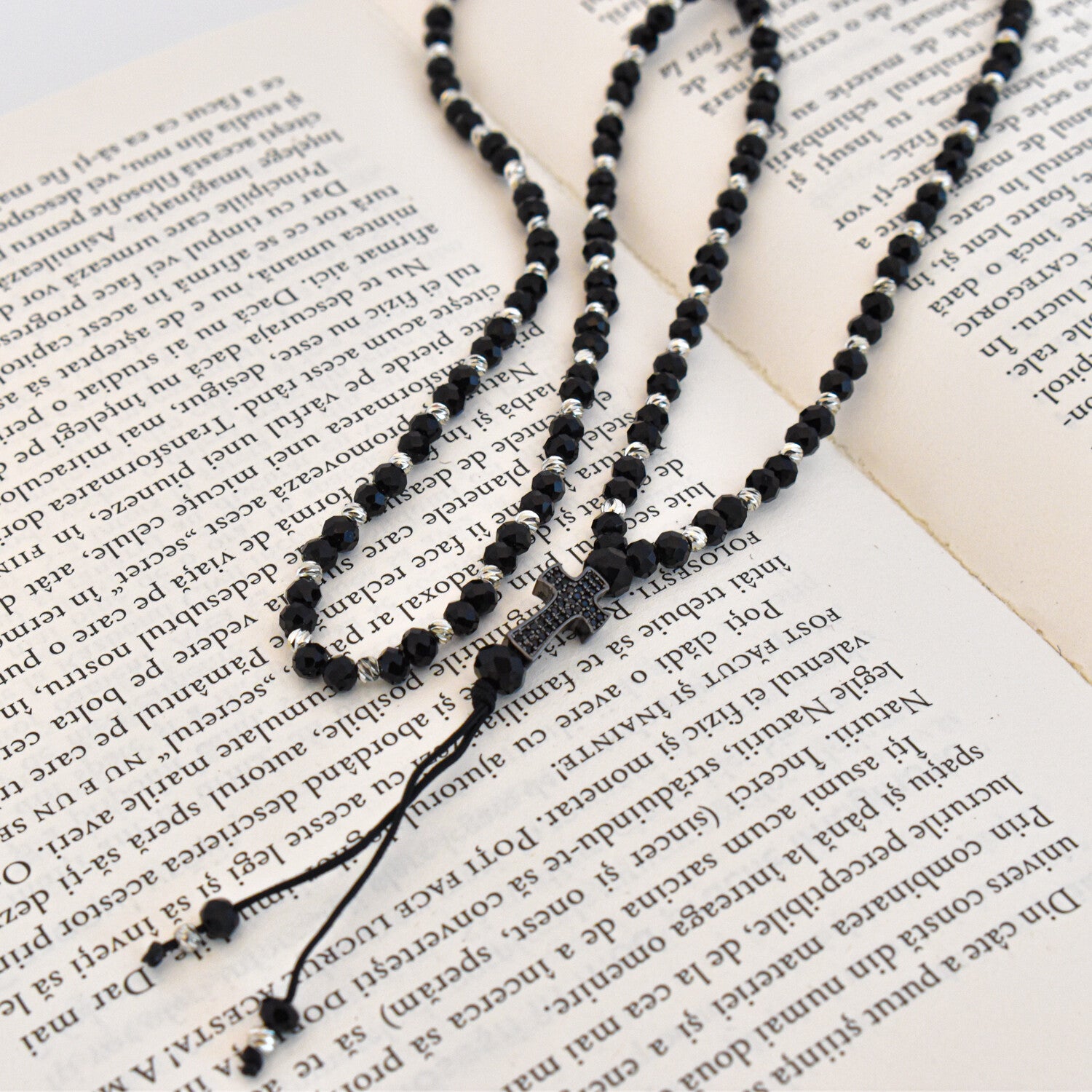 Colier bărbați tip rozariu cu bile fațetate, pandantiv cruce