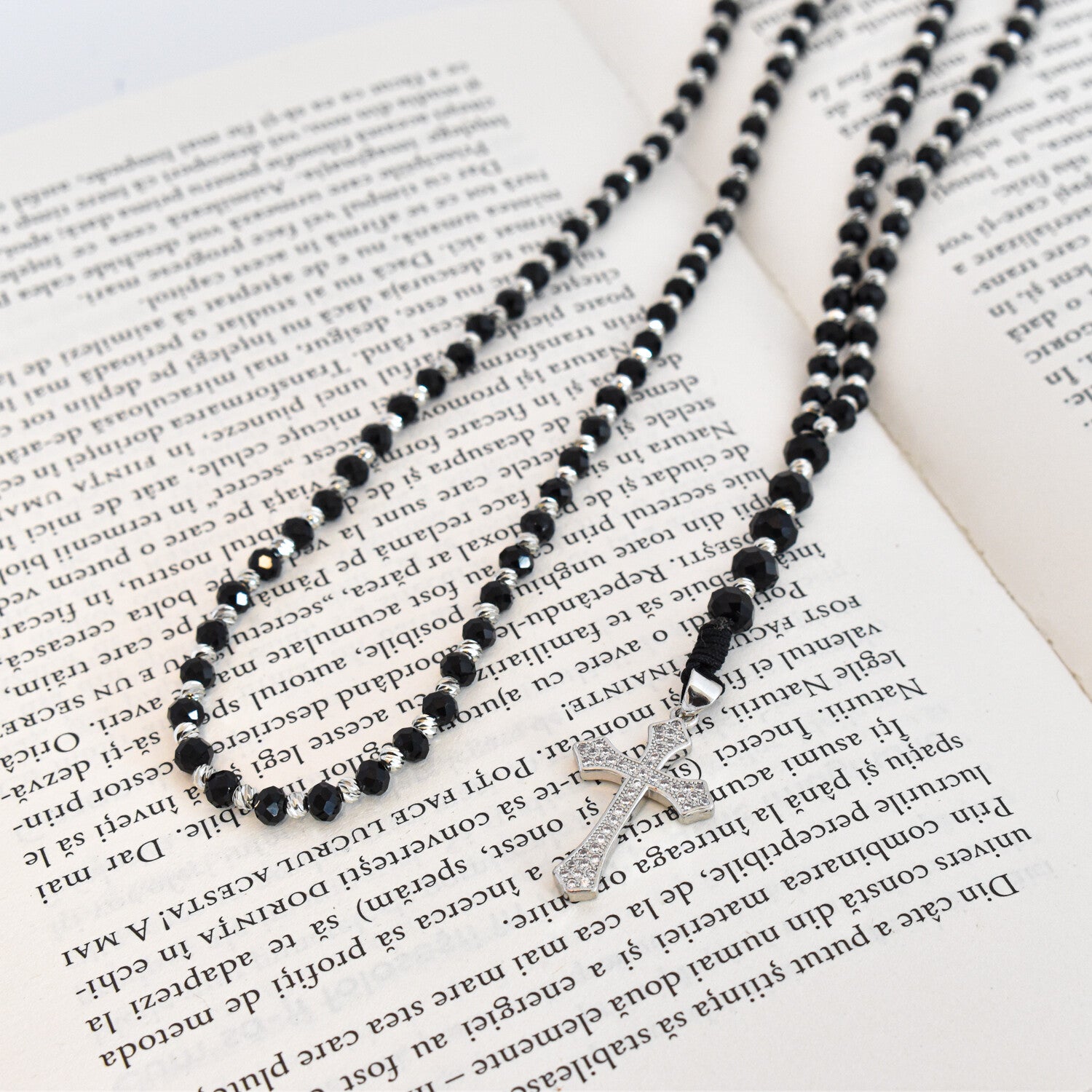 Colier bărbați tip rozariu cu bile fațetate, pandantiv cruce