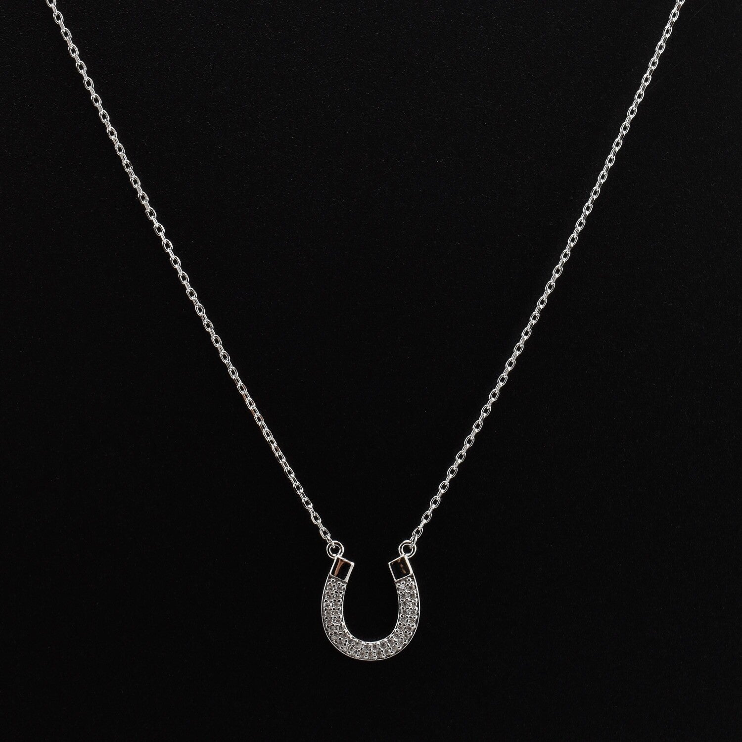 Lantisor dama din argint cu accesoriu in forma de potcoava