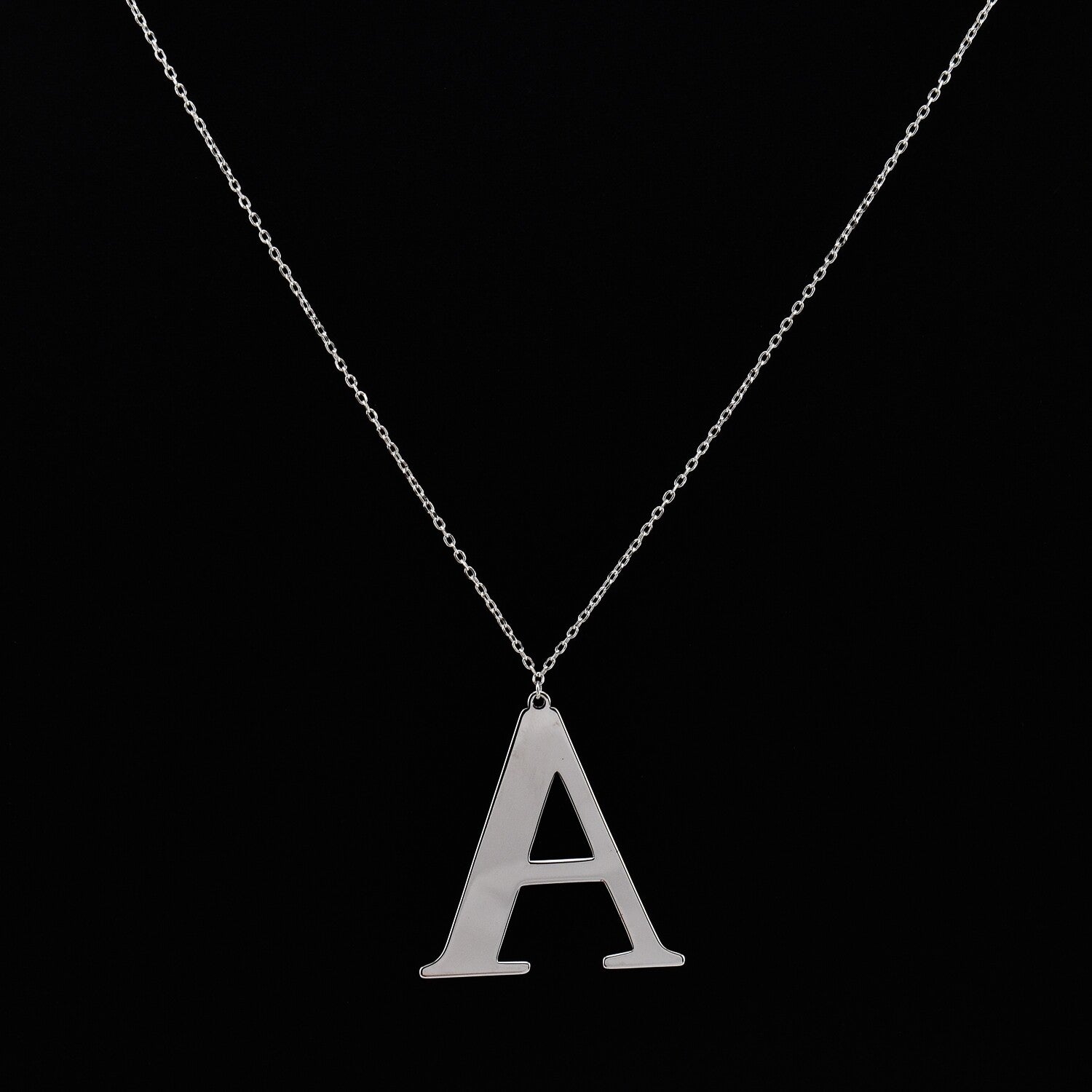 Lantisor dama din argint cu pandantiv litera ”A”