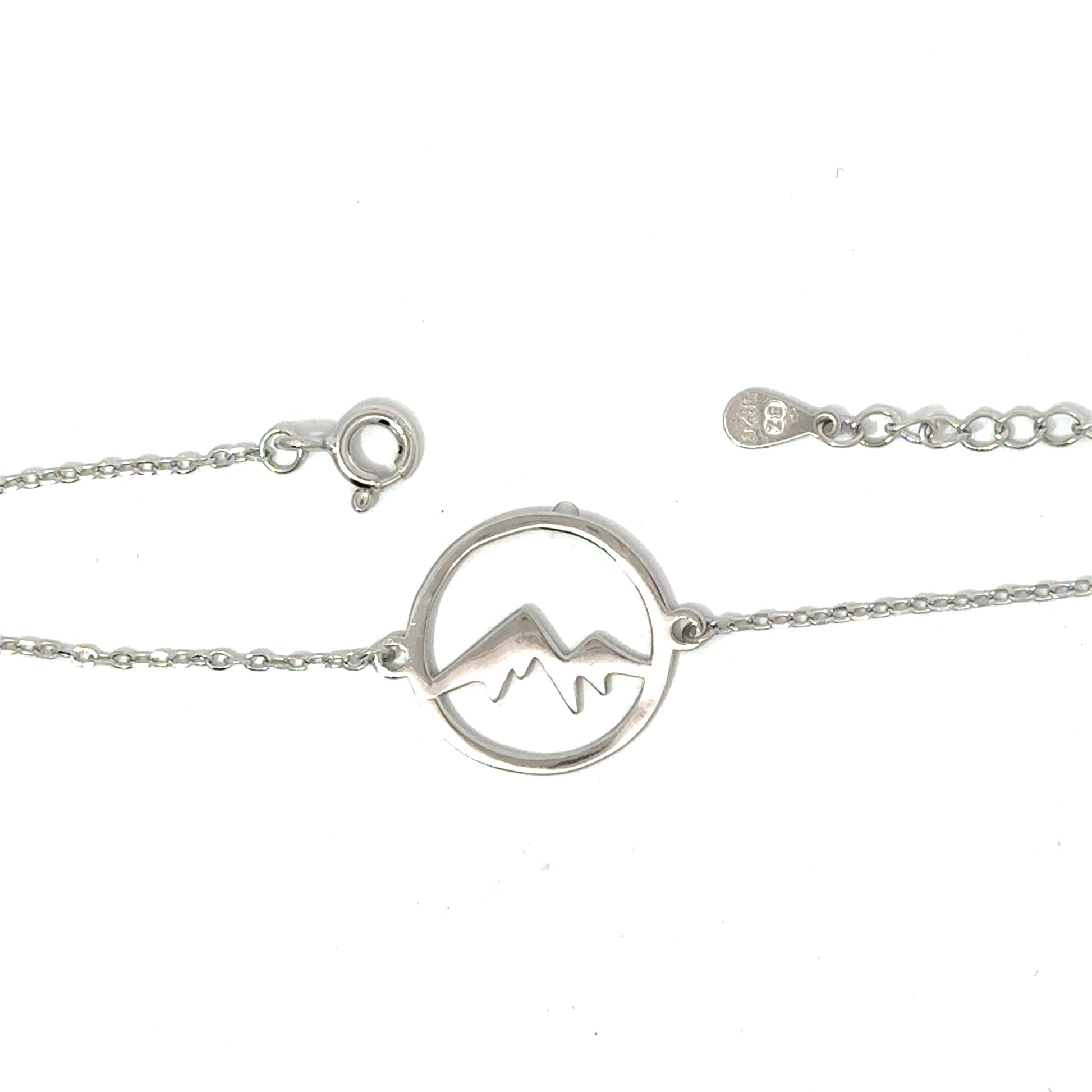 Brățară din argint 925 cu pandantiv reprezentând munții, într-un cerc perfect