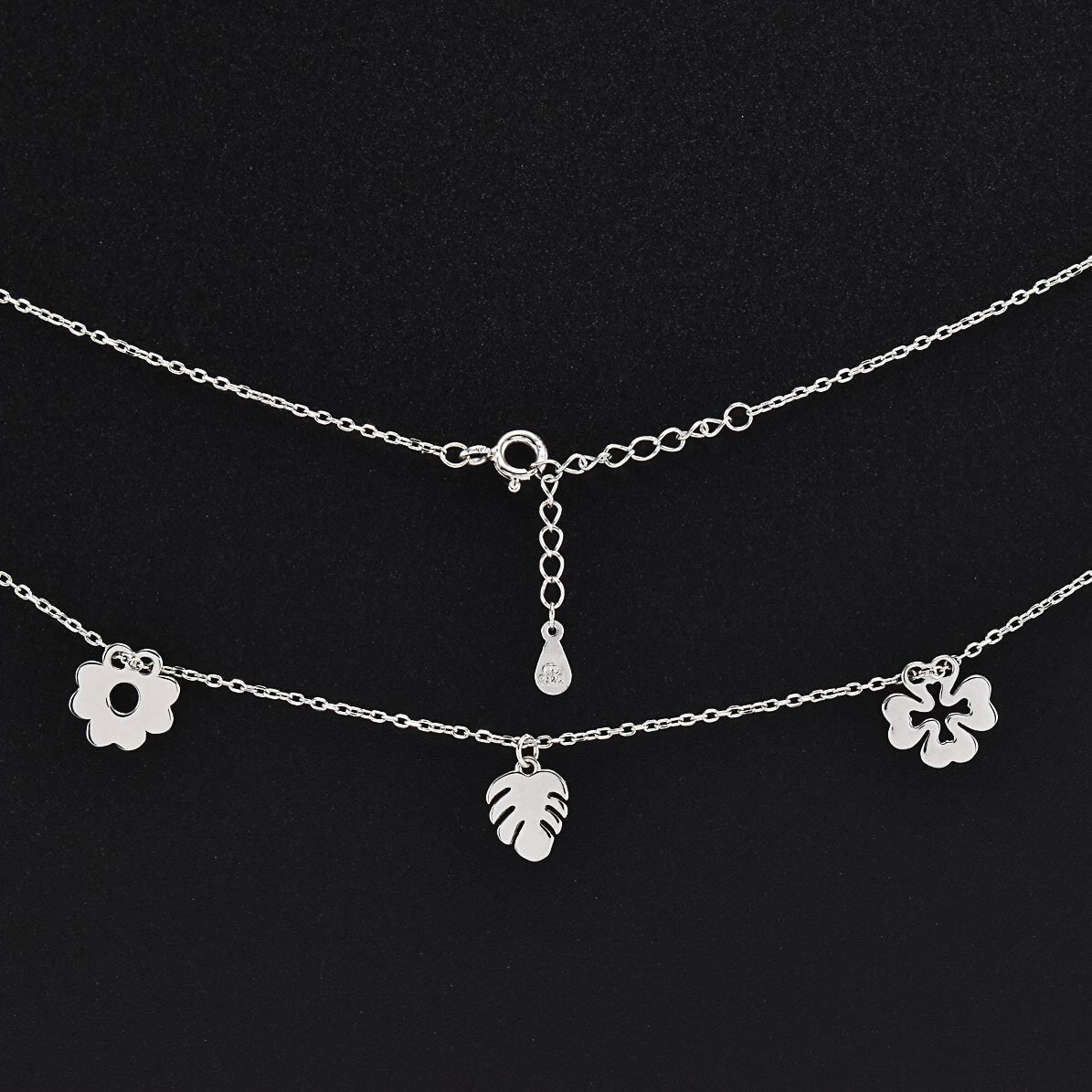 Lantisor dama din argint cu accesorii diverse