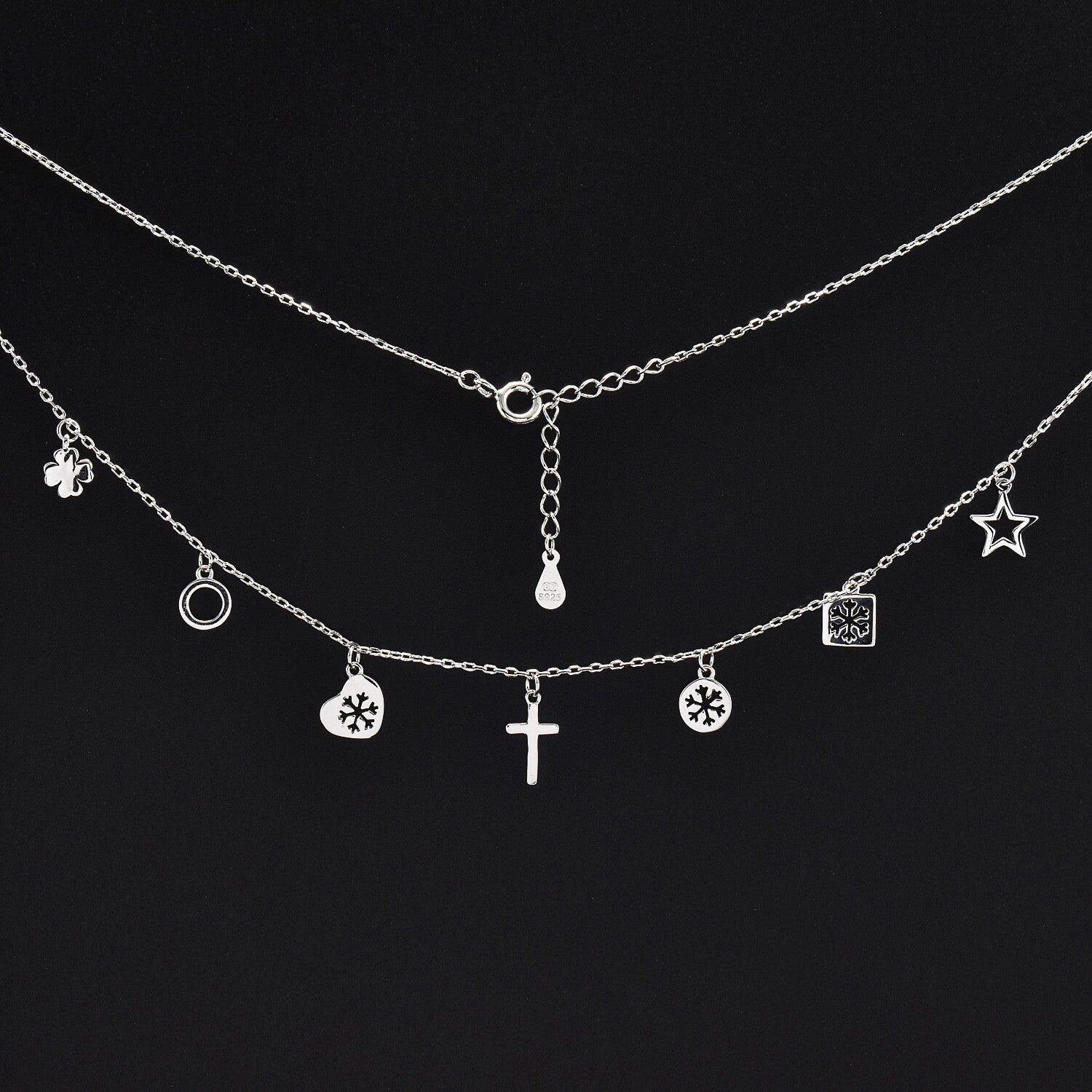 Lantisor dama din argint cu accesorii diverse