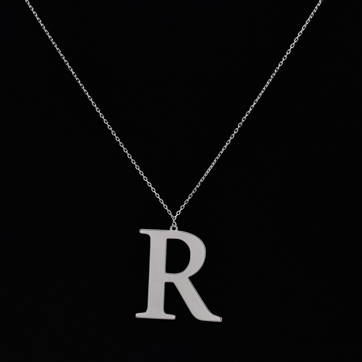 Lantisor dama din argint cu pandantiv litera ”R”