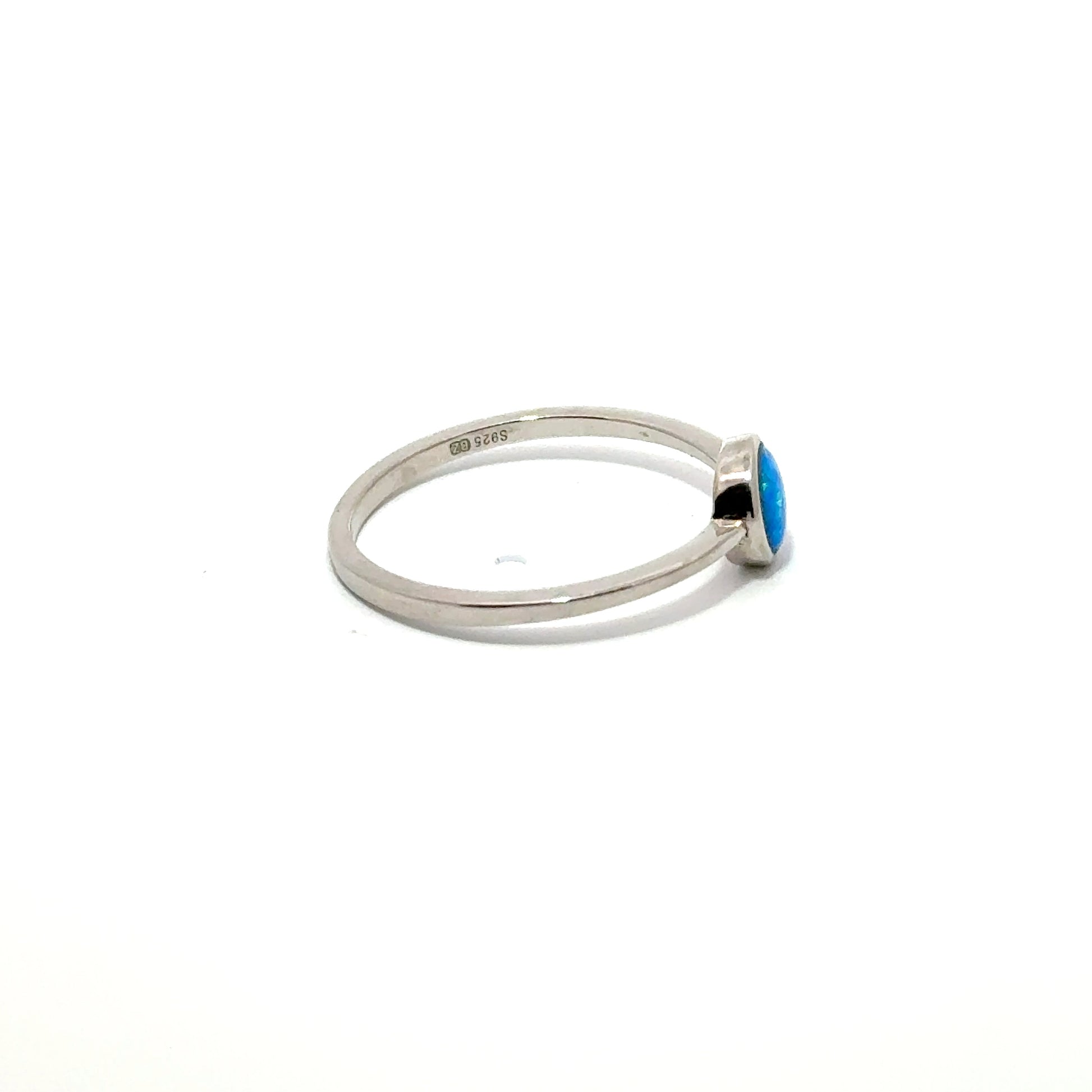Inel dama din argint cu piatra opal rotunda mica ID-04