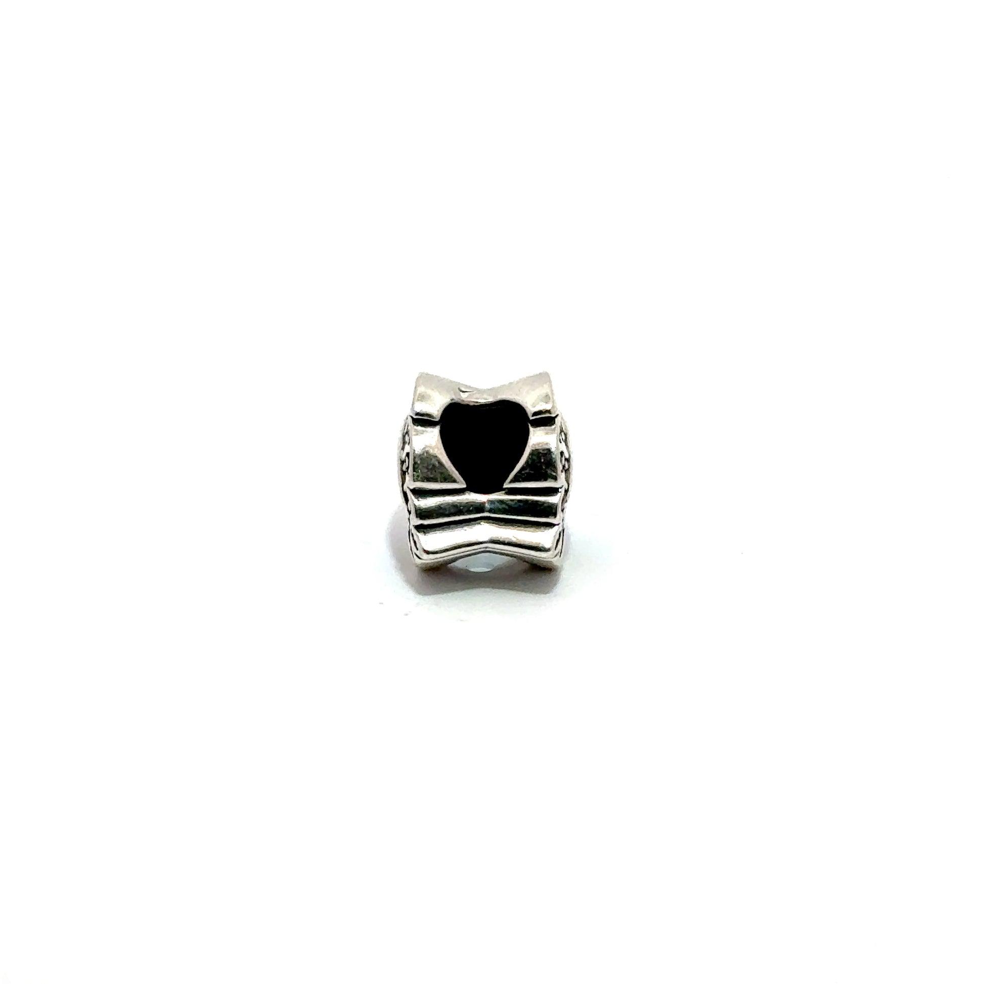 Charm in forma de inima cu model frunza