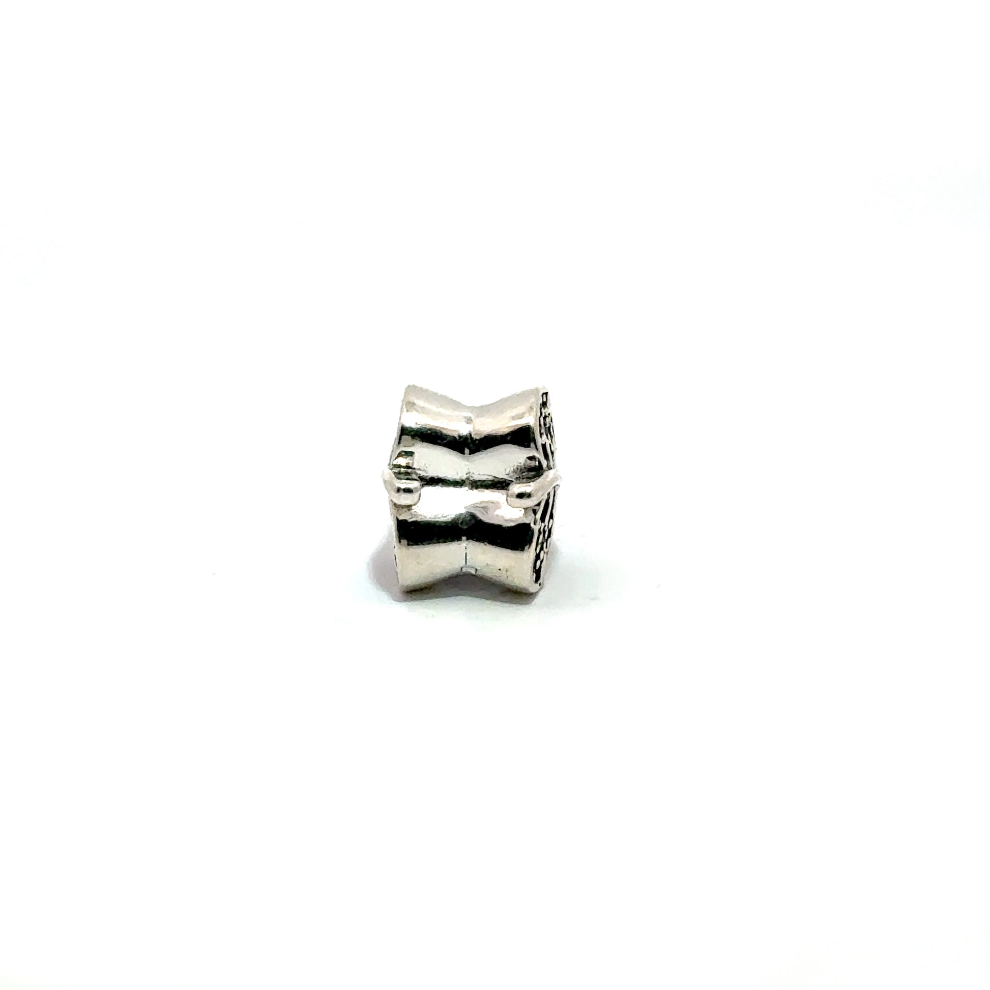 Charm in forma de inima cu model frunza