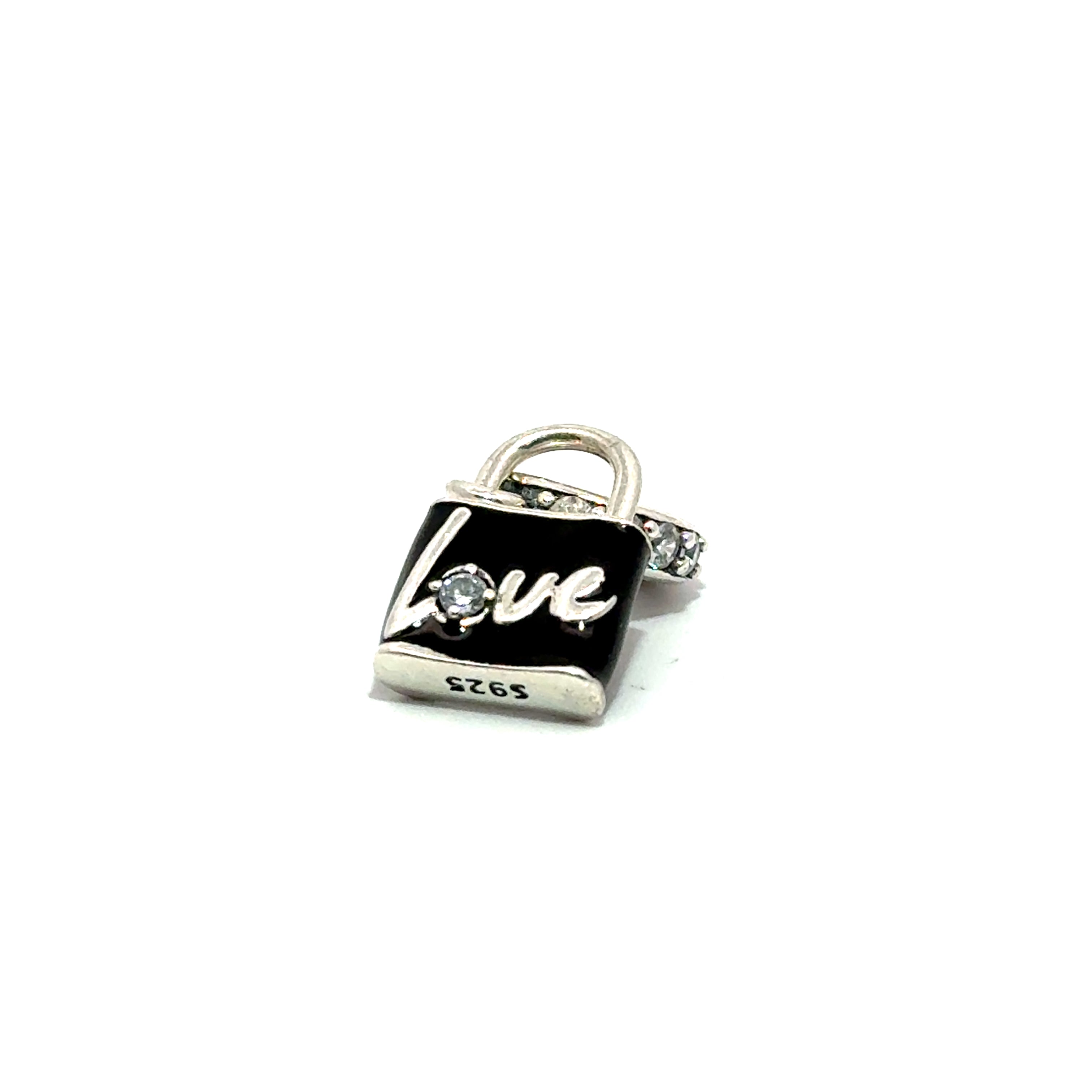 Charm in forma de lacat cu text Love