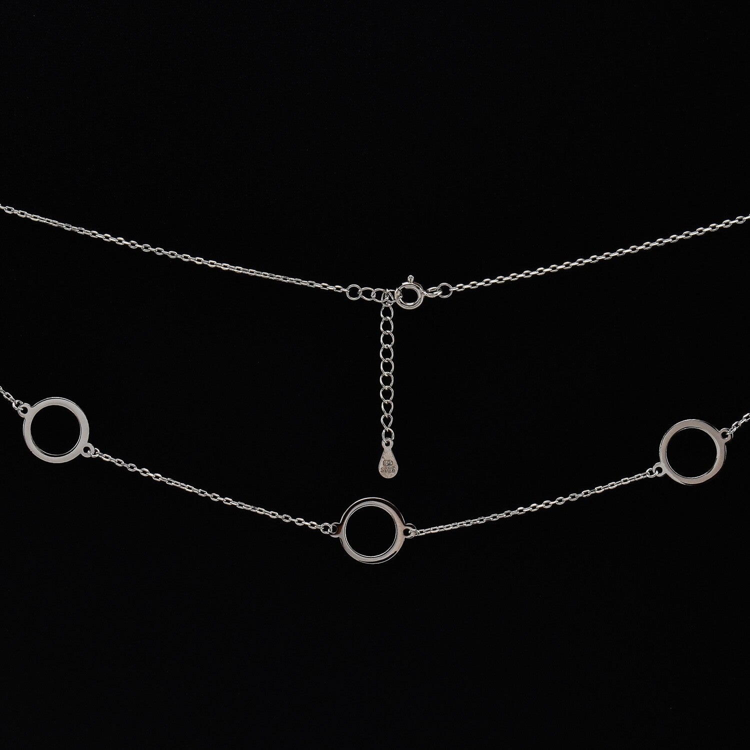Lantisor dama din argint cu accesorii in forma de cerc