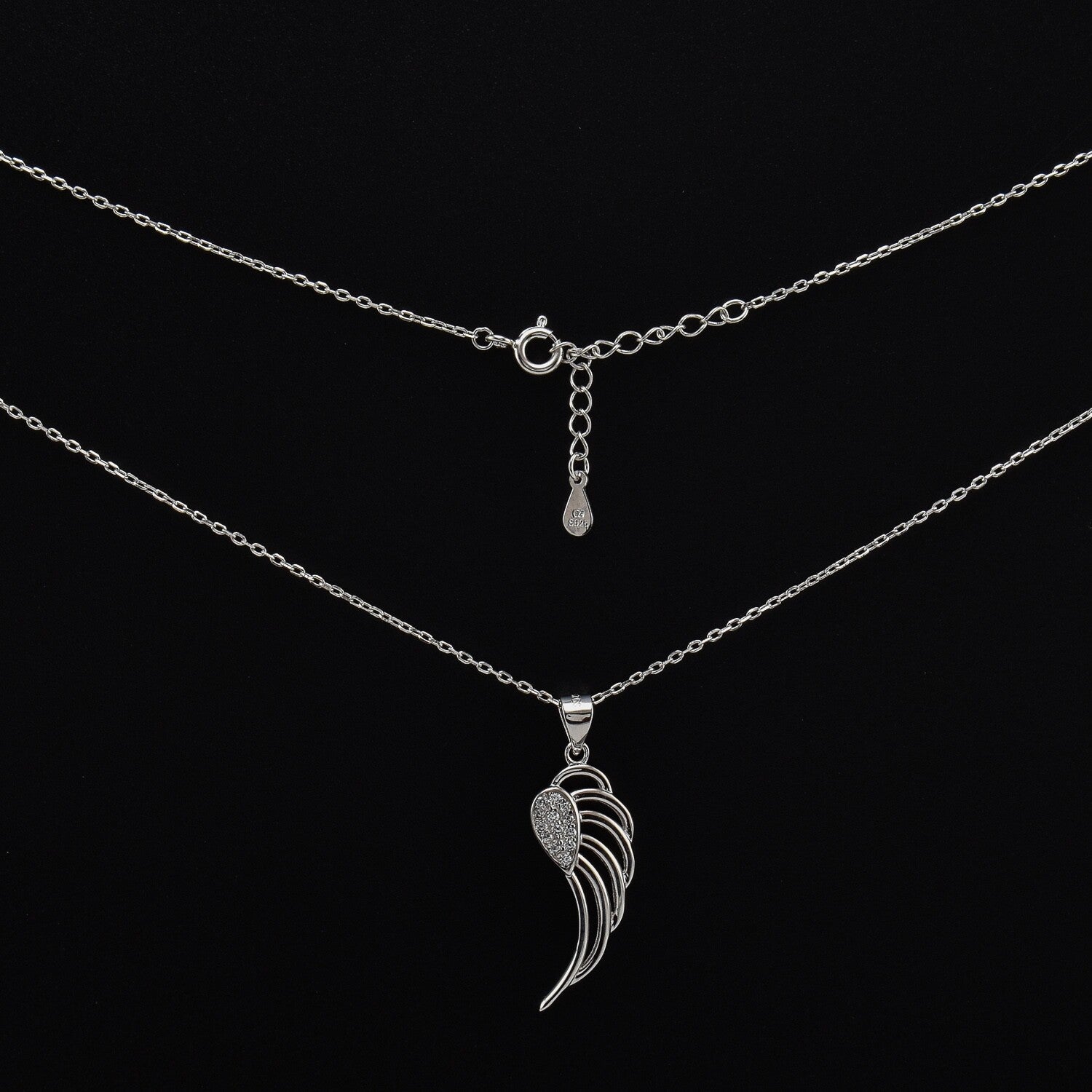 Lantisor dama din argint cu accesoriu in forma de aripa si cristale swaroski