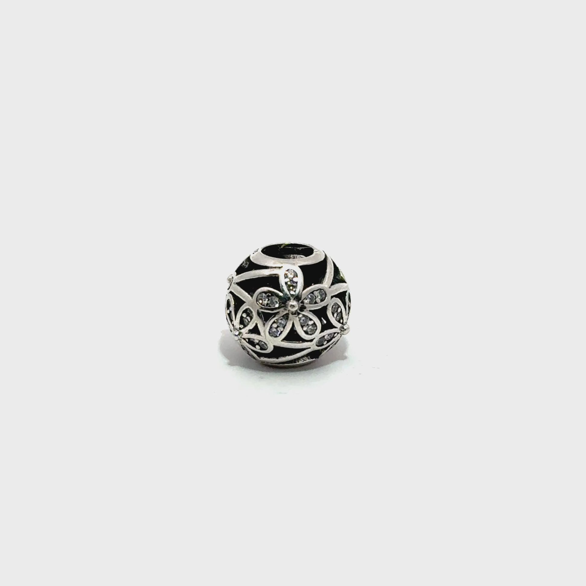 Charm in forma de sfera cu model flori