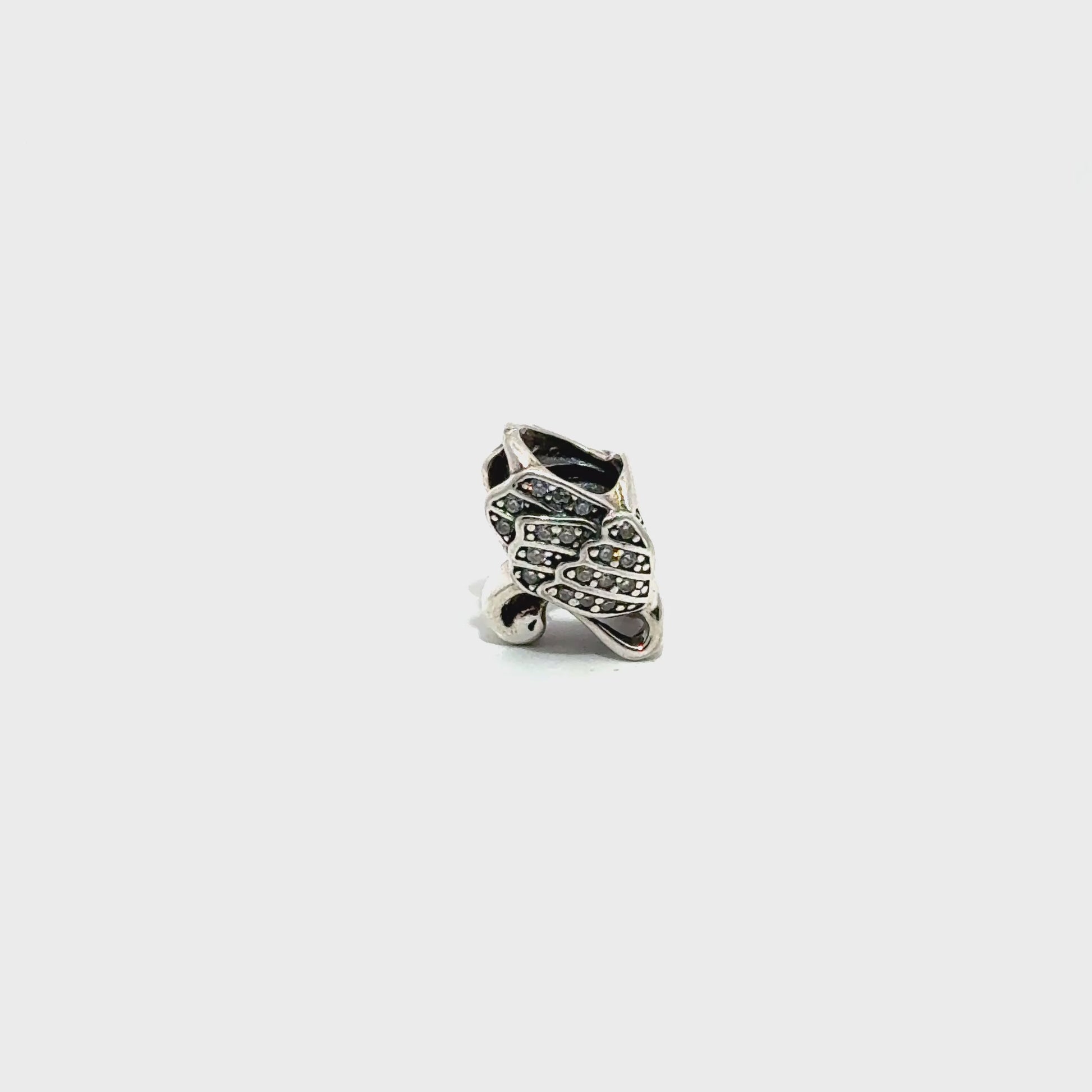 Charm in forma de lalea cu pietre