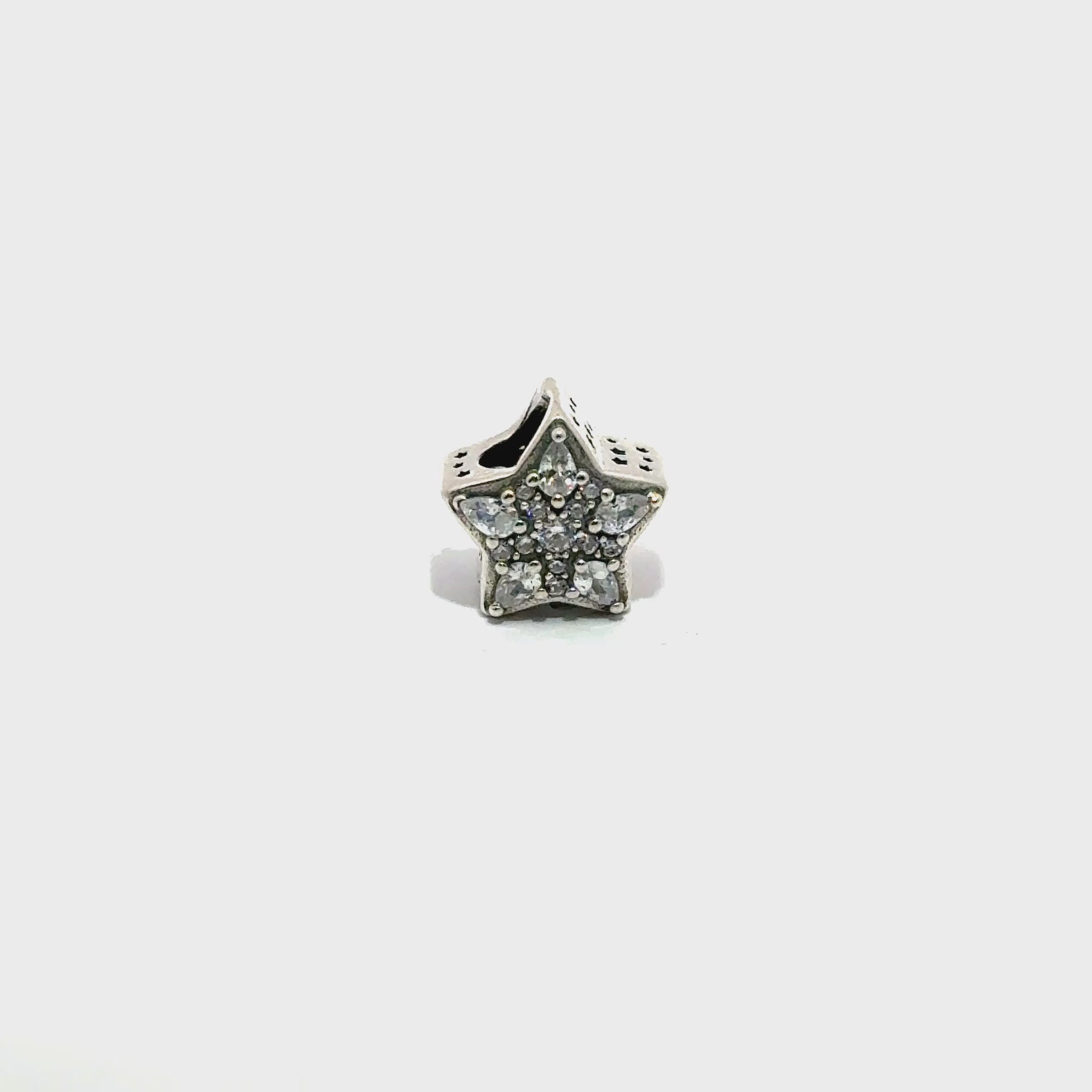 Charm in forma de stea cu pietre