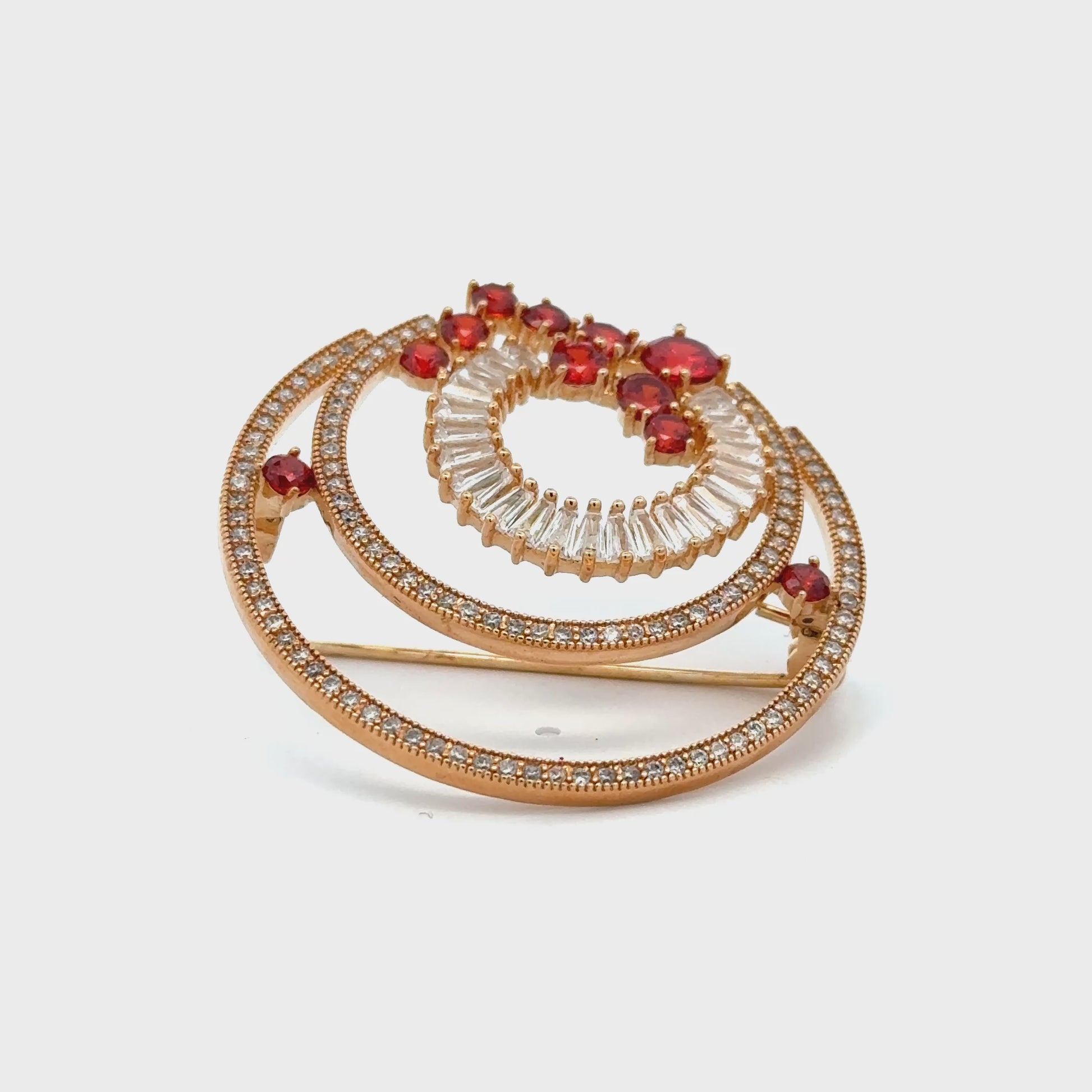 Broșă Swarovski în formă de colier – Placată cu Aur de 18K