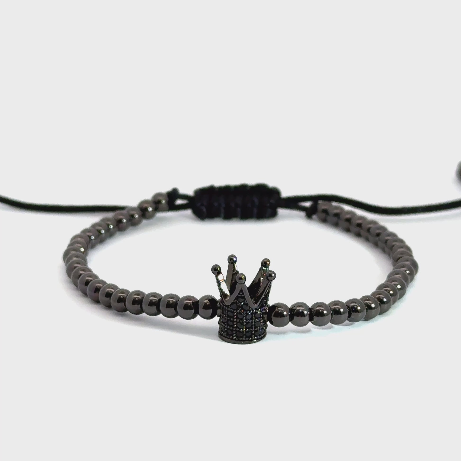 Bratara barbati din hematit si accesoriu coroana cu cristale zirconia